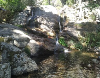 Cascada de la Chorranca y Cueva del Monje