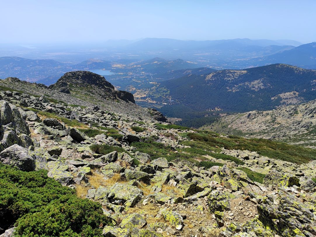Caminantes en el sol