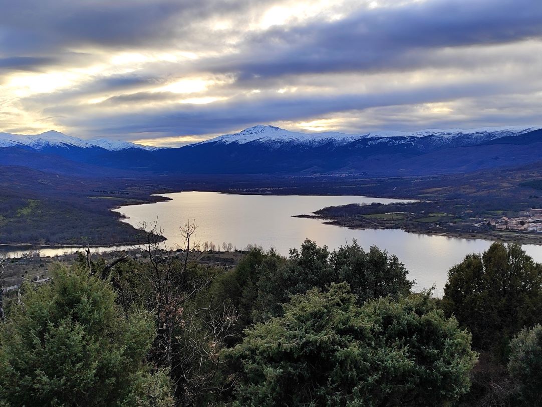 Caminantes en el sol