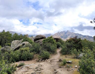 La Cruz del Mierlo, de La Pedriza a Los Porrones